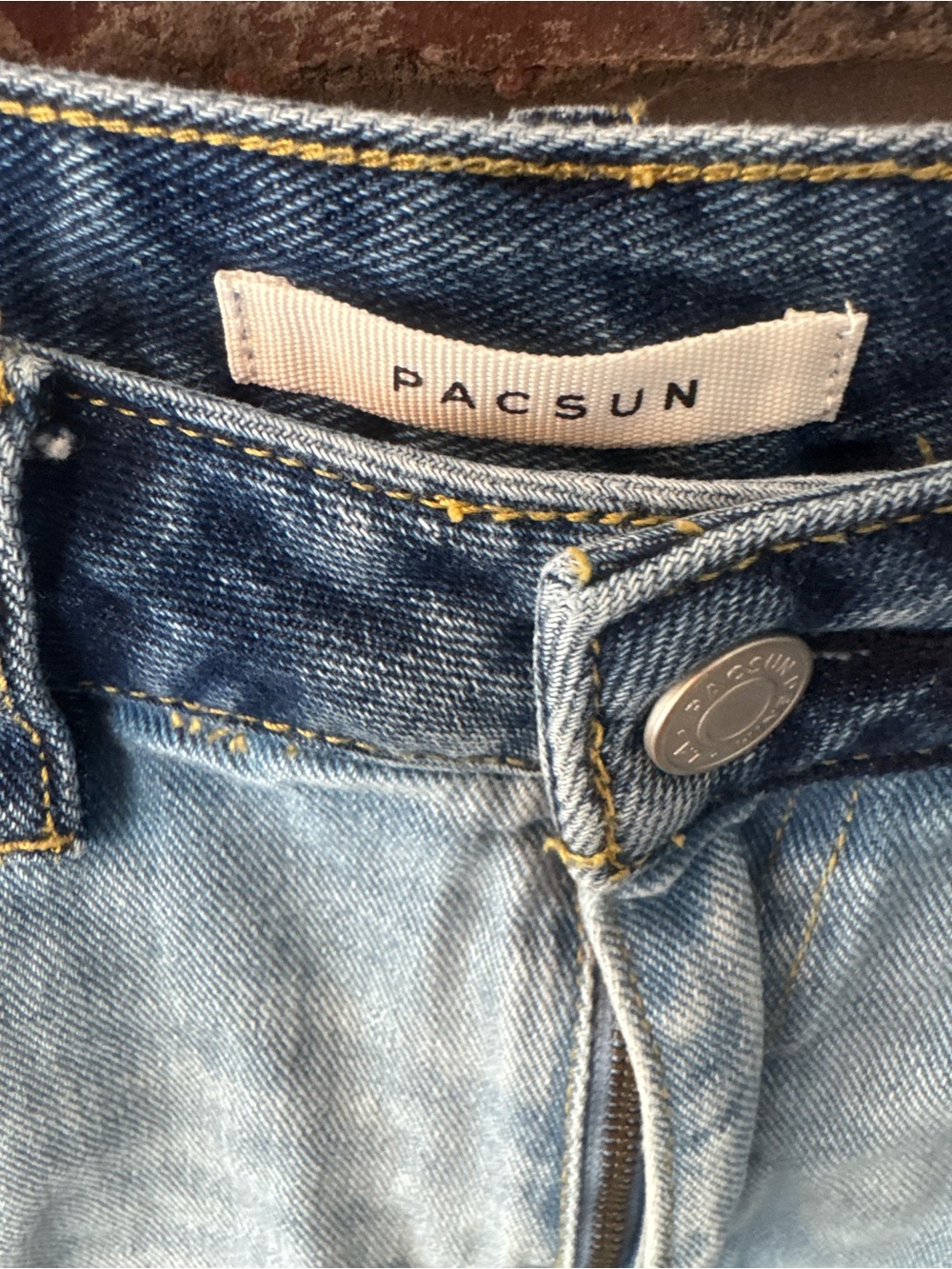 PacSun Women’s 90s Boyfriend Jeans - Picture 4 of 7